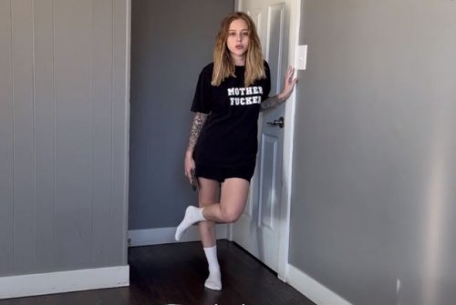 "Брат, ты не видел мою зарядку?" - Пока родители в соседней комнате, мы с сестрой делаем всякое!