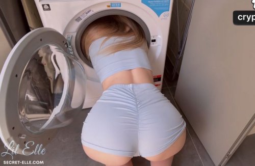 "Хочешь потрогать мою киску, трогай!? - Но только вытащи меня!" - Застрявшая мамочка друга!