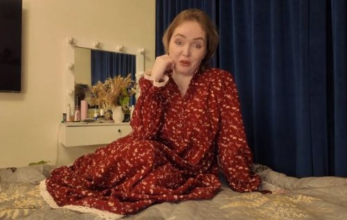 "Никакой гостиницы! - Будешь спать со мной!" - Мамочка моего друга не отпустила меня